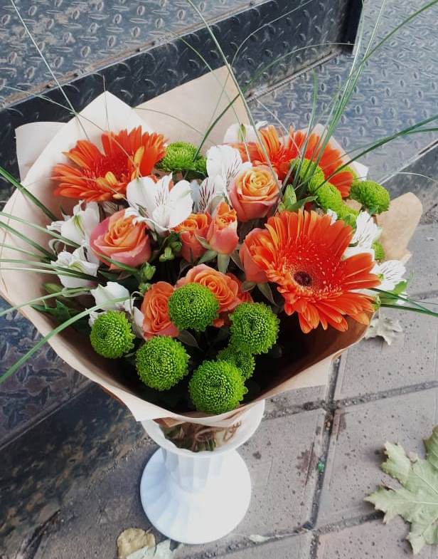 Букет цветов из: Герберы, Хризантемы, Альстромерии и Розы в Орловке Воронежской области