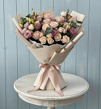 Букет цветов из:  Розы и Лизиантусы в Орловке Воронежской области