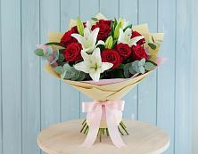 Букет цветов из:  Лилии и Розы в Орловке Воронежской области