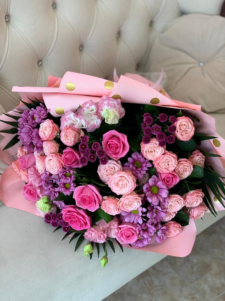 Букет цветов из: Хризантемы, Розы и Лизиантусы в Орловке Воронежской области