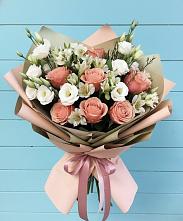 Букет цветов из:  Розы, Альстромерии и Лизиантусы #REPLACE_PRED# Орловке Воронежской области