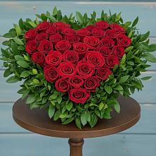 Цветочная композиция из Розы в виде сердца в Орловке Воронежской области