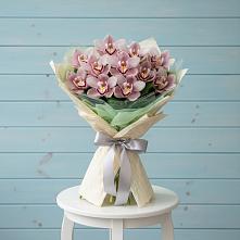 Букет цветов из:  Орхидеи и Розы #REPLACE_PRED# Орловке Воронежской области