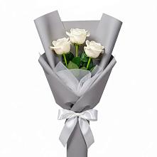 Букет 3 белые розы в Орловке Воронежской области