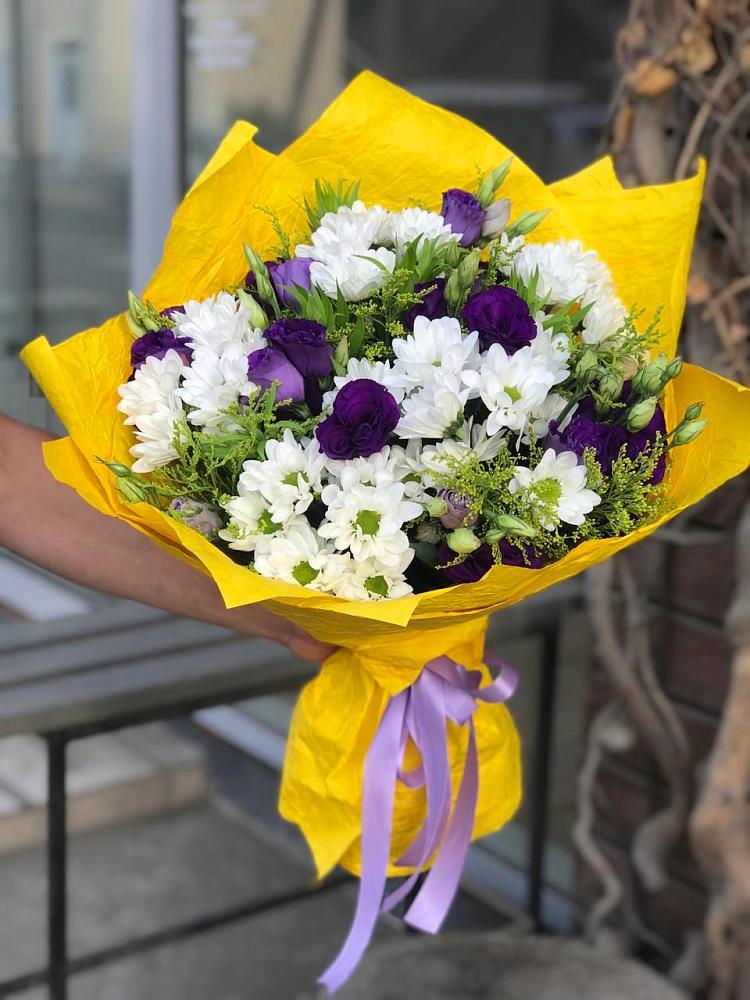 Букет цветов из: Ирисы, Хризантемы и Ромашки в Орловке Воронежской области