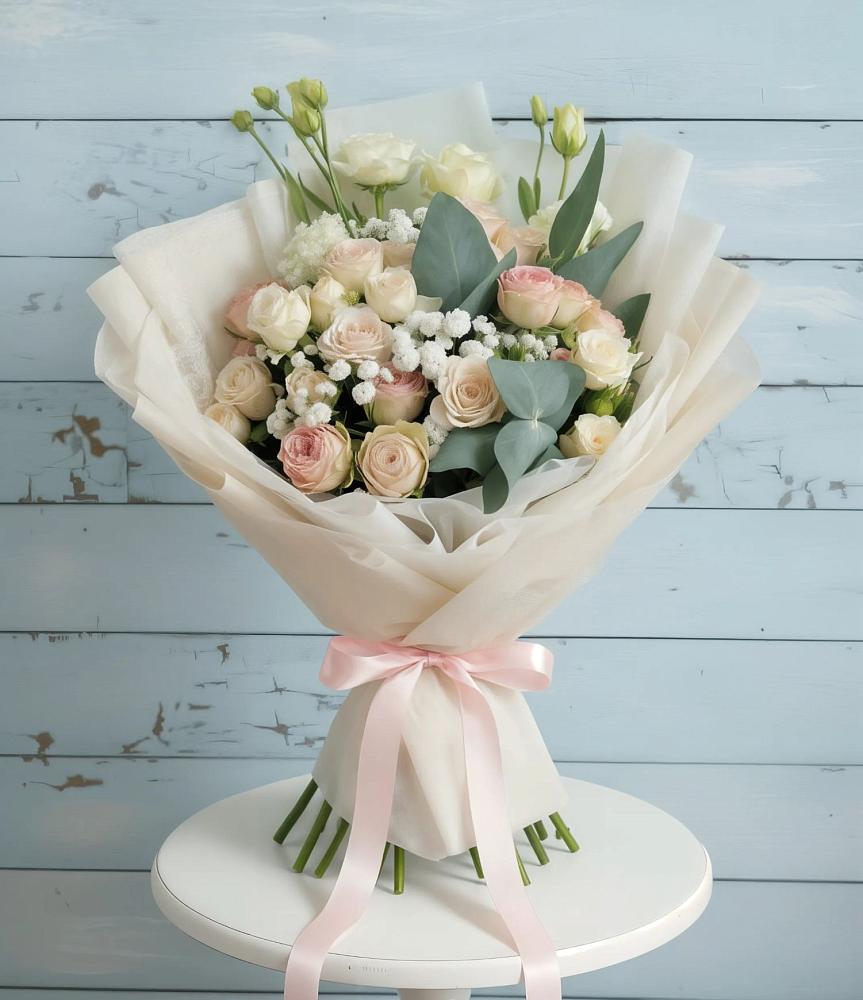 Букет цветов из: Розы и Лизиантусы в Орловке Воронежской области