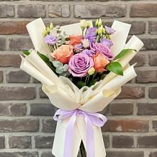 Букет цветов из:  Лизиантусы и Розы в Орловке Воронежской области