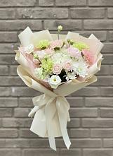 Букет цветов из:  Гвоздики, Розы, Лизиантусы и Хризантемы в Орловке Воронежской области