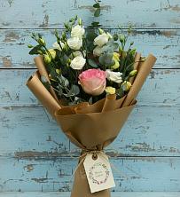Букет цветов из:  Розы и Лизиантусы в Орловке Воронежской области