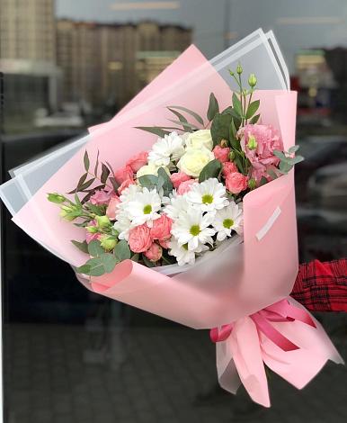 Букет цветов из: Розы, Лизиантусы и Хризантемы в Орловке Воронежской области