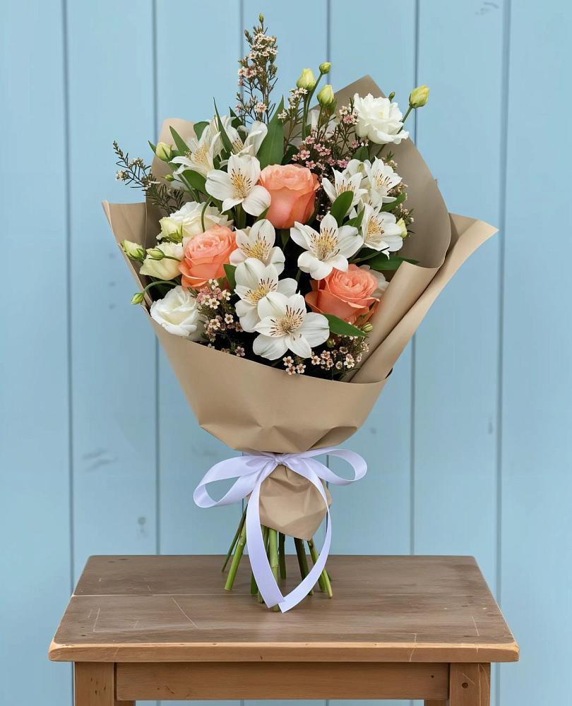 Букет цветов из: Альстромерии, Лизиантусы, Розы и Хризантемы в Орловке Воронежской области