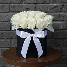 Цветочная композиция из Розы в шляпной коробке в Орловке Воронежской области